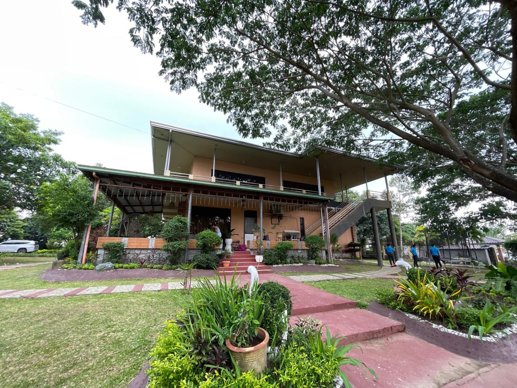 Torres Farm Resort Powered By Cocotel Naic Exterior photo