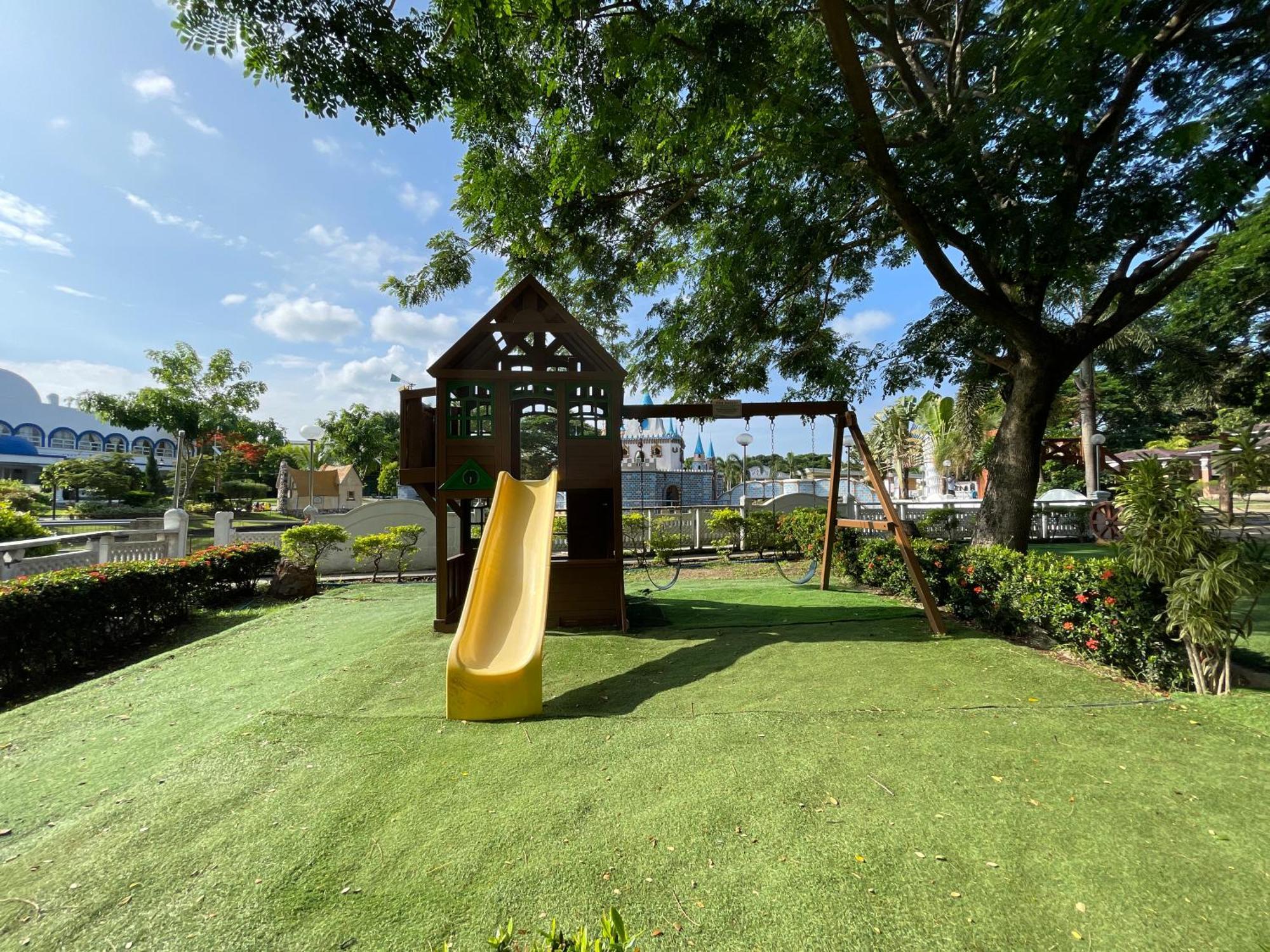 Torres Farm Resort Powered By Cocotel Naic Exterior photo
