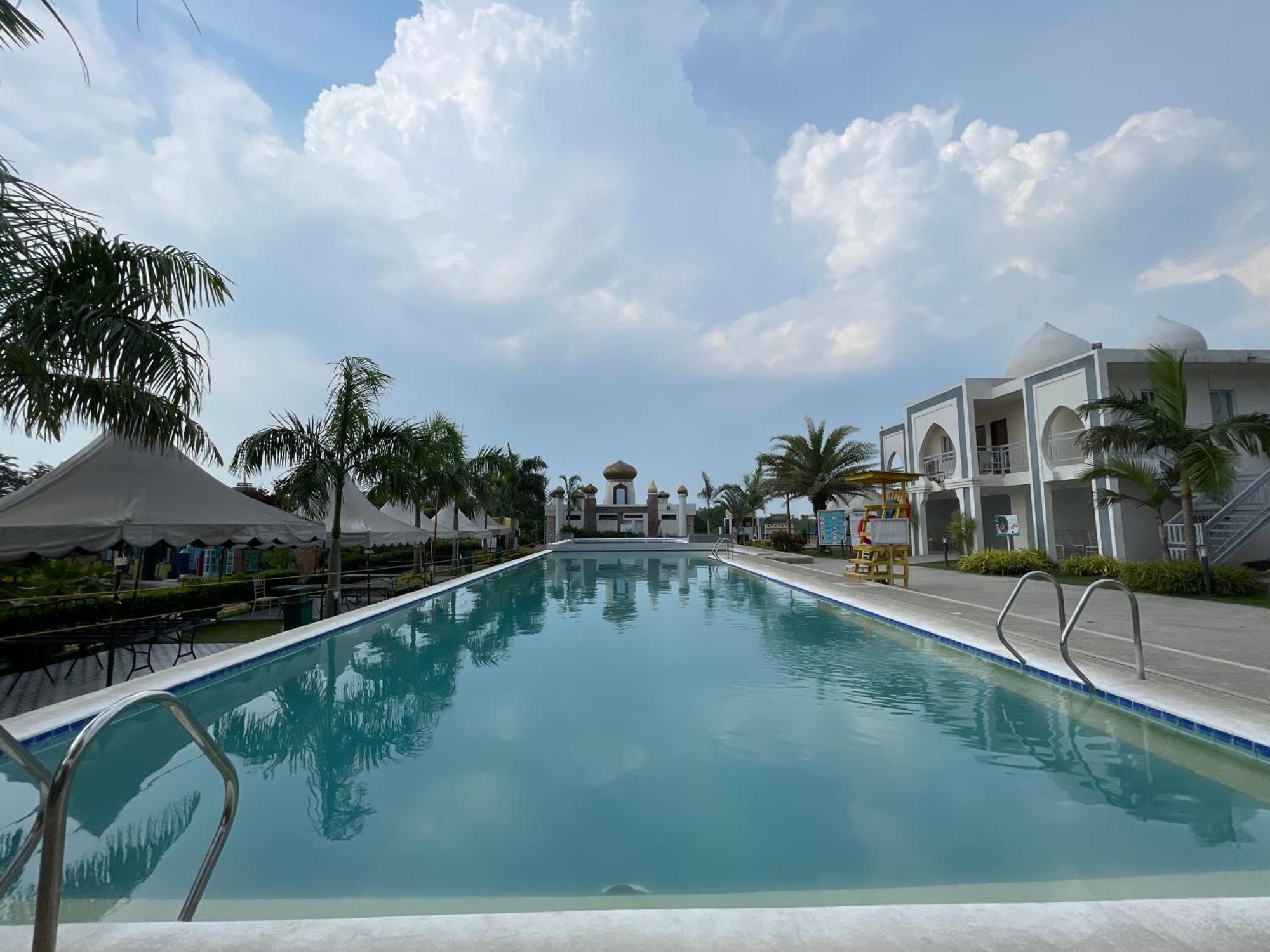 Torres Farm Resort Powered By Cocotel Naic Exterior photo