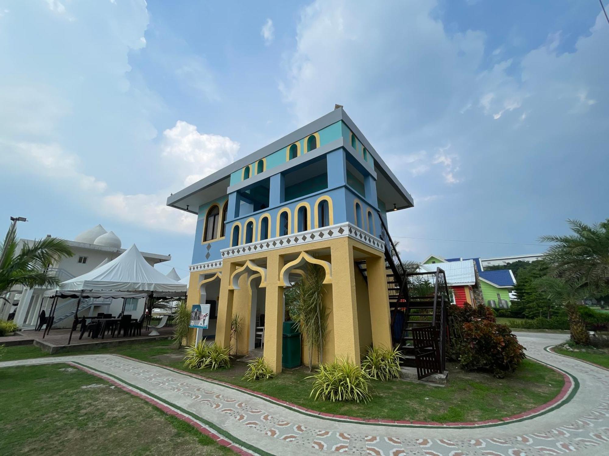Torres Farm Resort Powered By Cocotel Naic Exterior photo