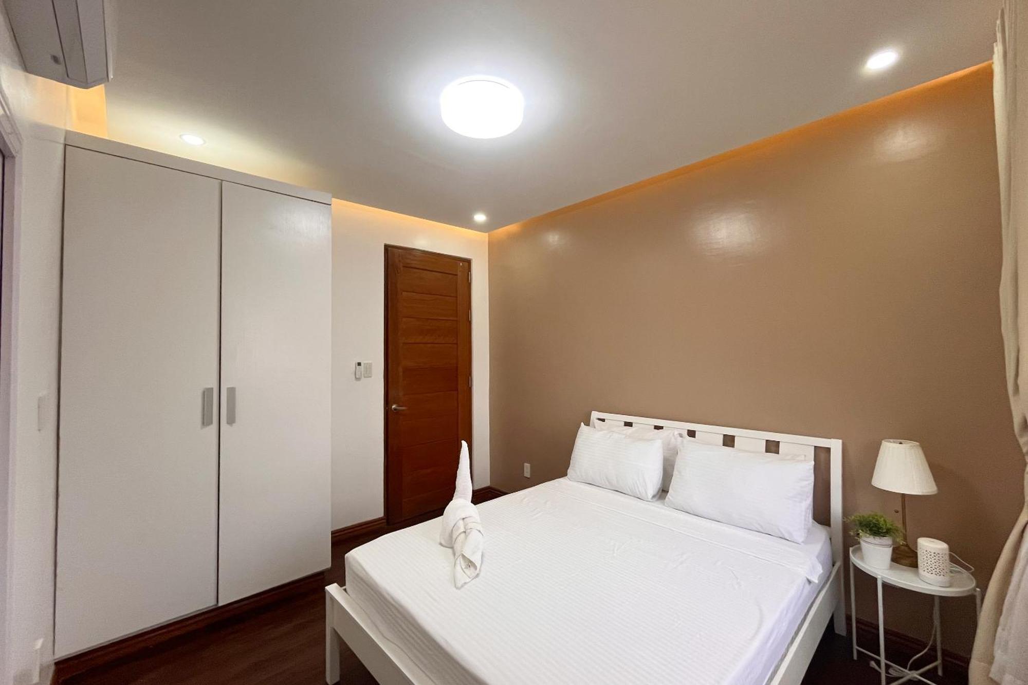 Torres Farm Resort Powered By Cocotel Naic Room photo