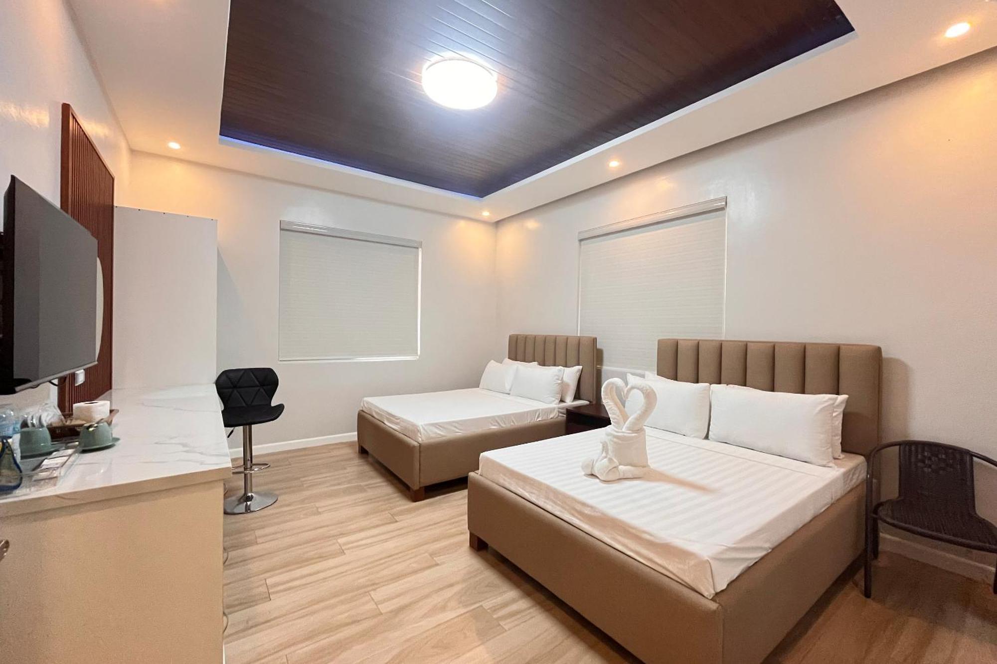 Torres Farm Resort Powered By Cocotel Naic Room photo