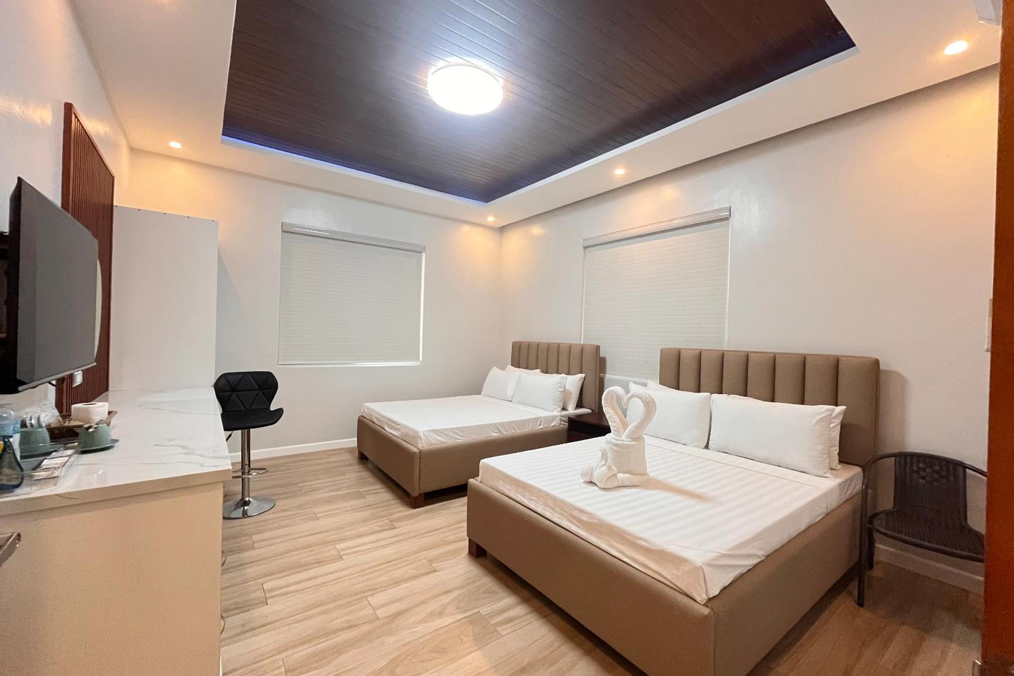 Torres Farm Resort Powered By Cocotel Naic Room photo